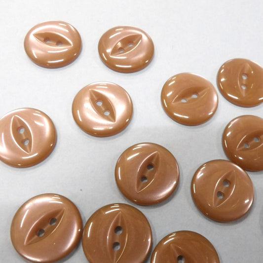 Only One Lot Of 600 beige Fish Eye buttons 30 line size 19mm