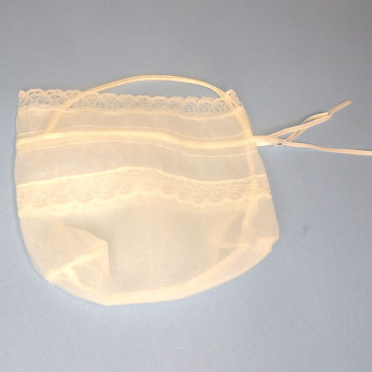 10 Ivory Chiffon Type Favour Bags With Lace And Cord Type Handles Design Size 16cm x 12cm Clearance