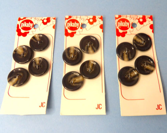 10 cards of black / fawn 4 hole buttons with 4 on each card 19mm clearance Pikaby Brand Vintage