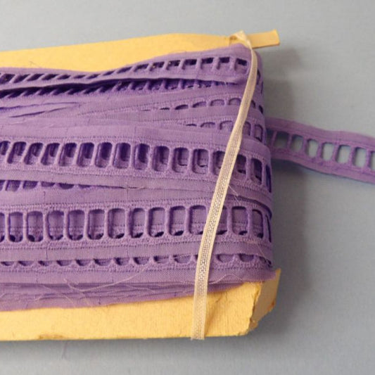 46 Metres Of Lilac Guipure Type Lace For Ribbon To Be  Slotted Through With 9mm holes 22mm Wide Clearance