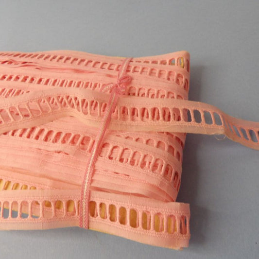 46 Metres Of Light Pink Guipure Type Lace For Ribbon To Be  Slotted Through With 9mm holes 22mm Wide Clearance