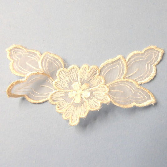 20 Light Cream Lace Flower With Leaves Sew On Motifs Size 11cm x 4cm Clearance