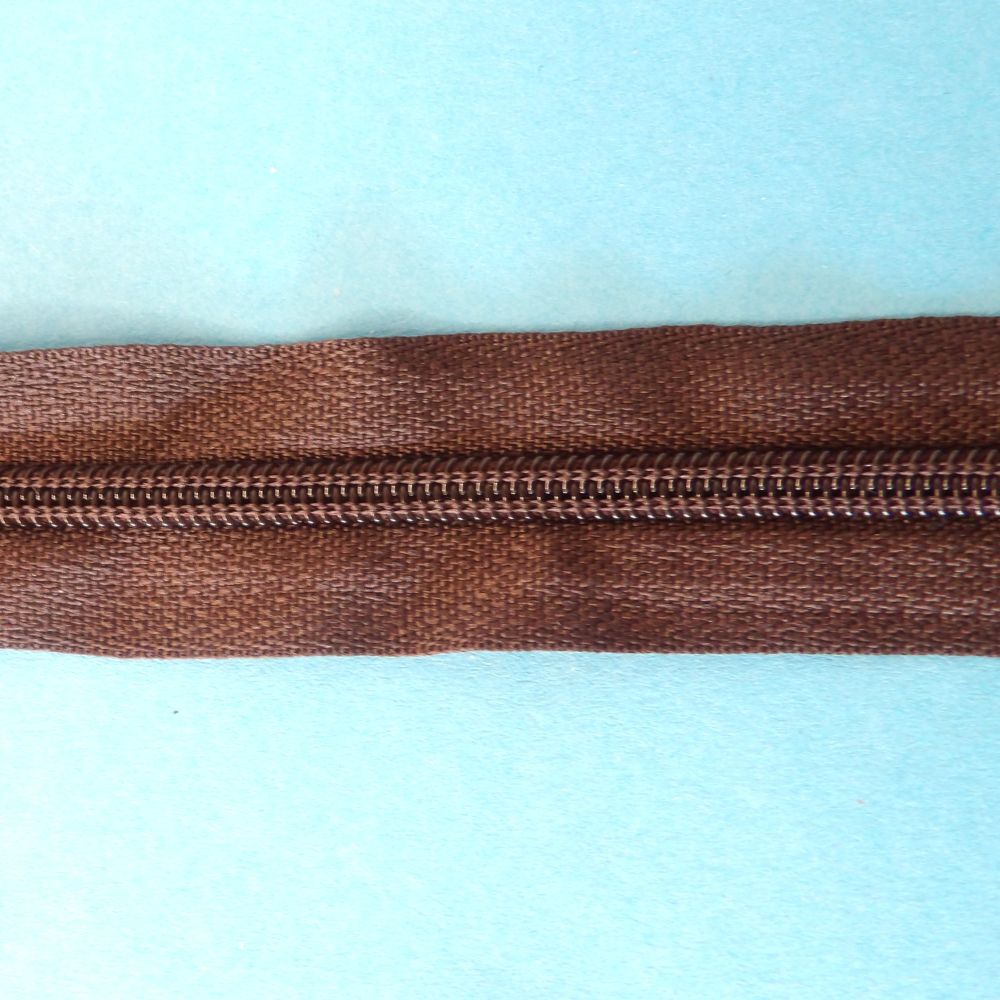 10 metres of Dark Brown Continuous zip  on size number 5mm teeth wide [ NO PULLS ] loose in a bag