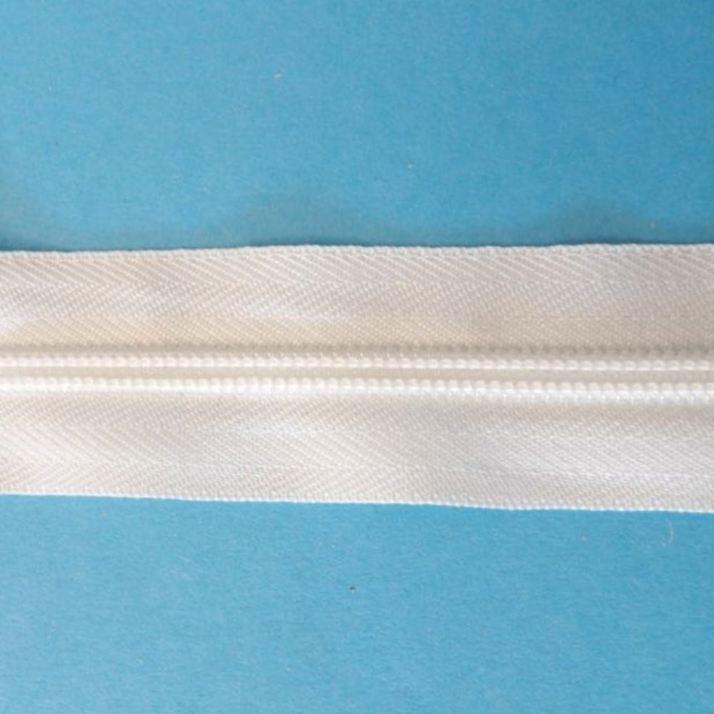 10 metres of Ivory Continuous zip  on size number 5mm teeth wide [ NO PULLS ] loose in a bag
