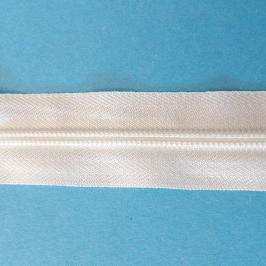 10 metres of Ivory Continuous zip  on size number 5mm teeth wide [ NO PULLS ] loose in a bag