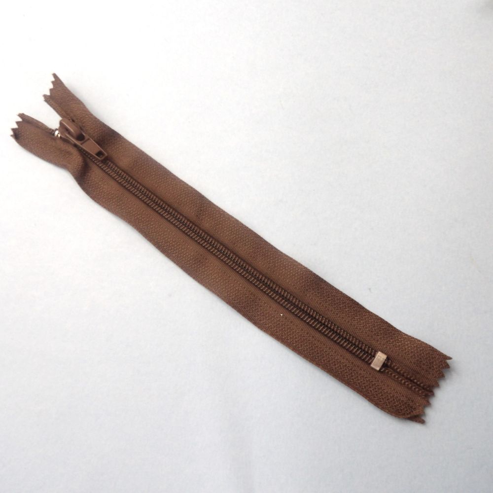 10 Dark Brown Closed End Zips Nylon Thick Teeth Size 18cm / 7 inch clearance