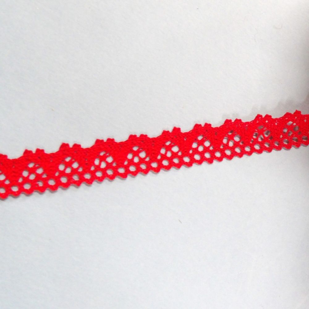 10 Metres Of Red Cotton Type Lace 15mm Wide Spiked Edge Design Clearance Loose In A Bag