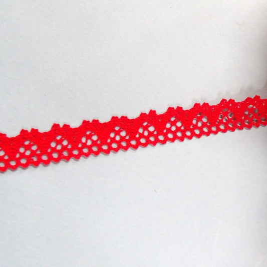 10 Metres Of Red Cotton Type Lace 15mm Wide Spiked Edge Design Clearance Loose In A Bag