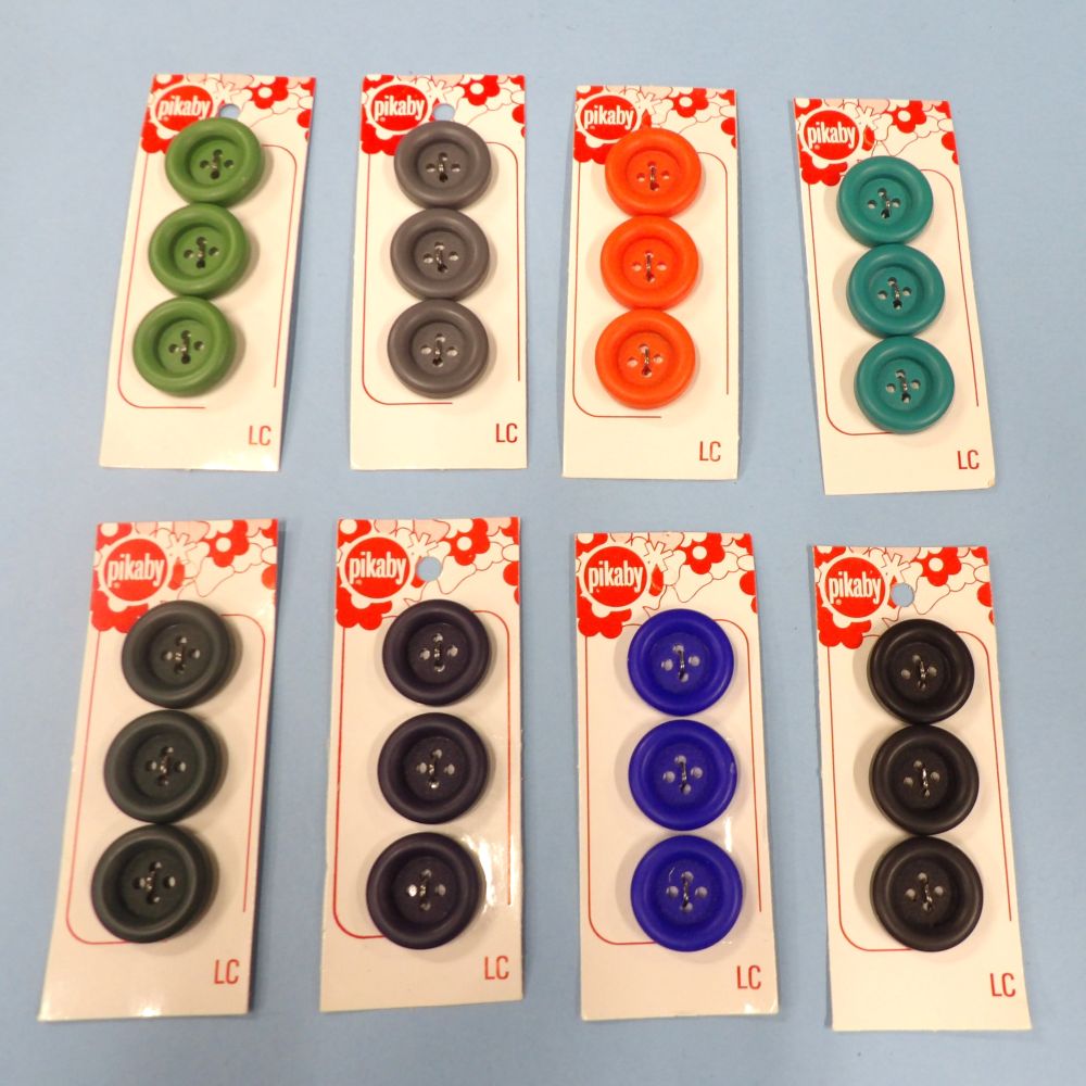 10 Cards Of 4 Hole Thick Rim Buttons Choice Of Size And Colour Pikaby Brand Clearance