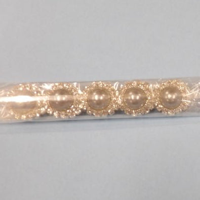 10 Round shape with sparkly diamantes and 12mm Light Blue pearl in centre flat back size 18mm clearance