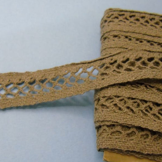 10 metres of light brown cotton type lace with straight edges 25mm wide clearance