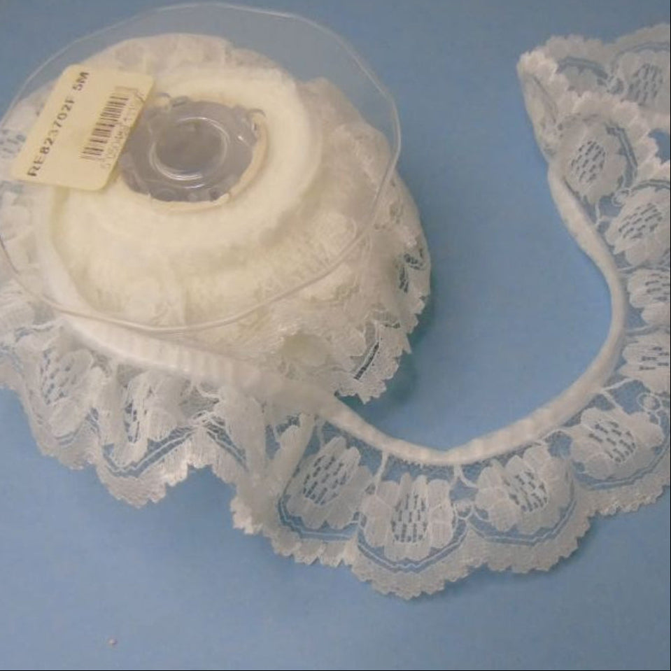 5 Metre Reel Of Floral Design Gathered Ivory Lace 35mm Wide Clearance