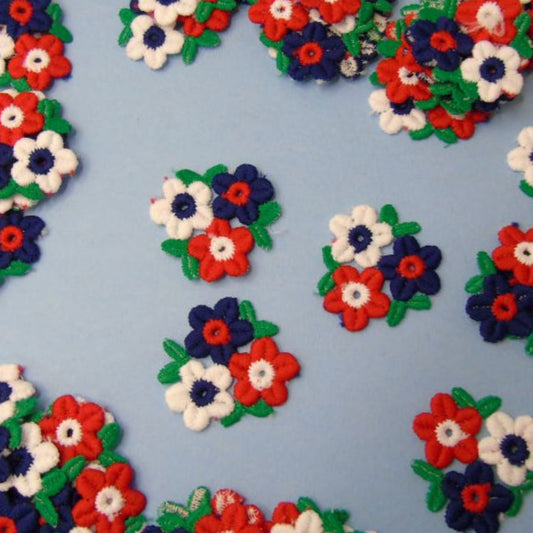 60 Red Navy And white With Green Leaves Small Flower Sew On Motifs Size 40mm x 40mm Clearance