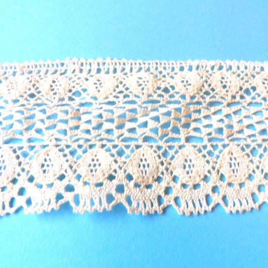 One metre of cream cotton lace 90mm wide clearance