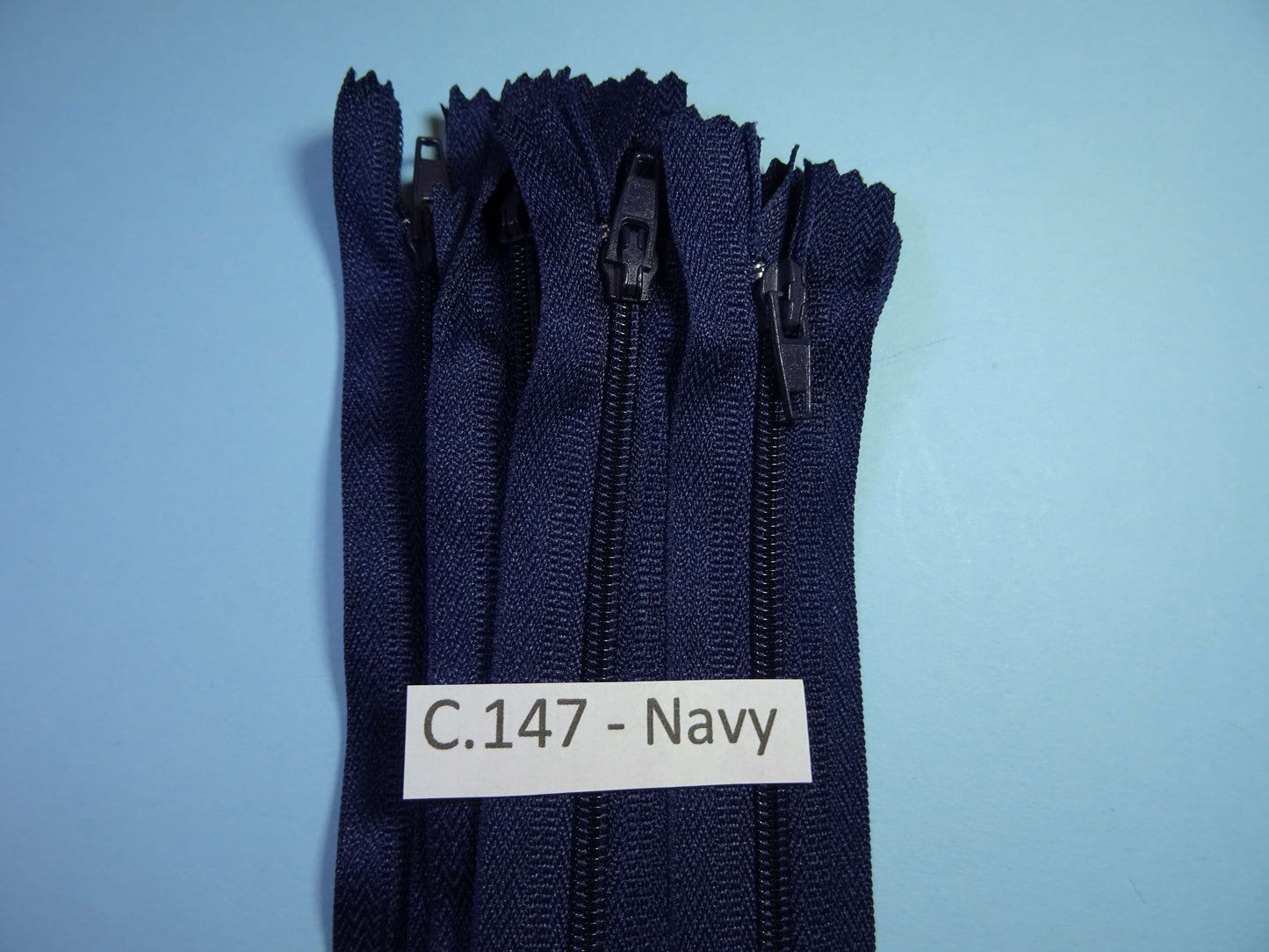 10 closed end zips 18cm / 7 inch