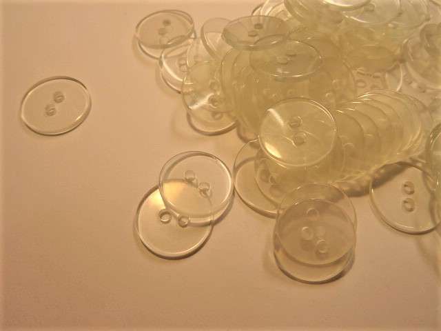 50 clear two hole buttons 20mm clearance