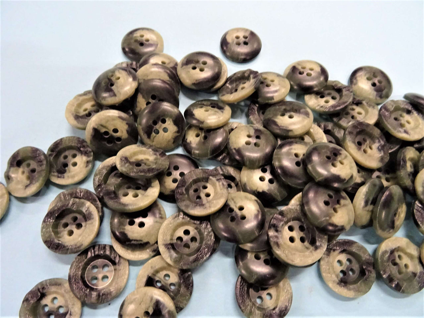 100 light / dark olive 4 hole textured buttons 19mm clearance