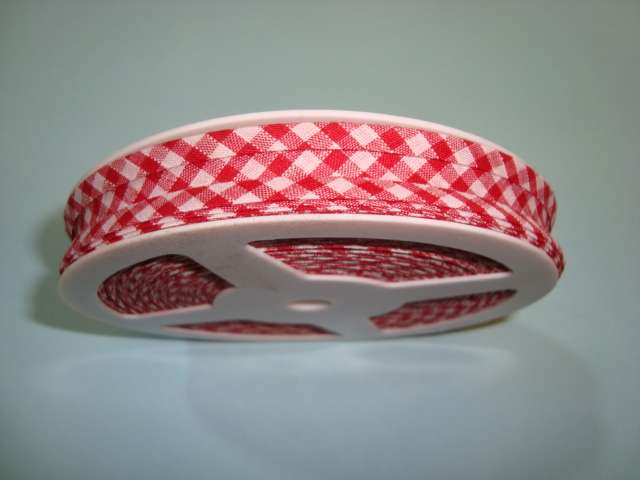 25 metres of Gingham bias binding 16mm wide clearance