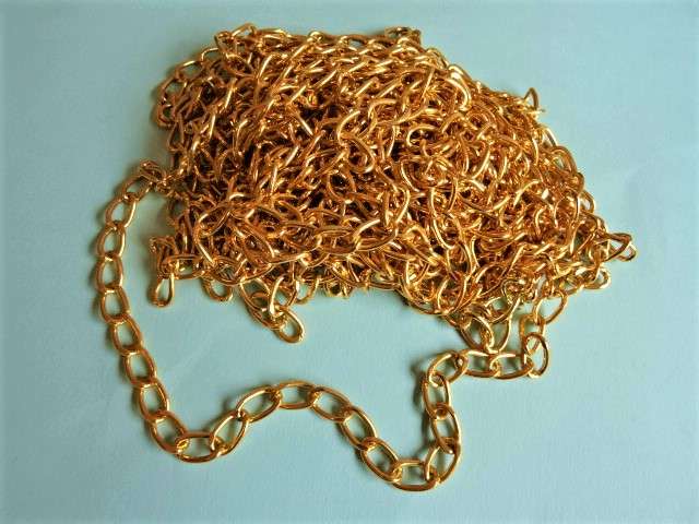 5 metres of gold chain 10mm wide clearance