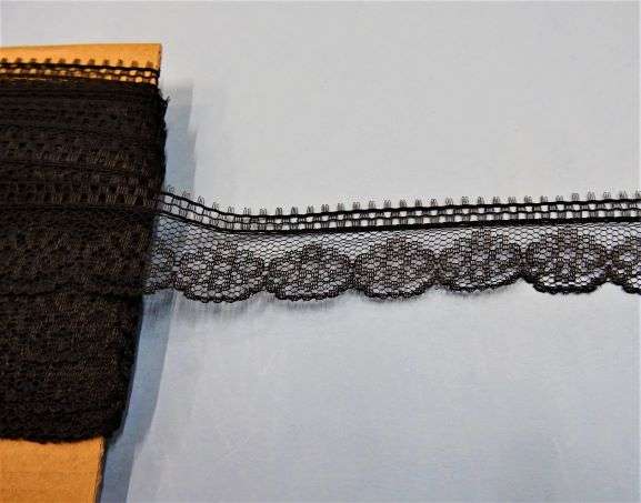 20 metres of black lace 22mm wide clearance