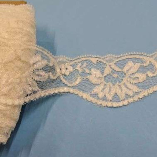 25 metres of flower design ivory lace 45mm wide clearance