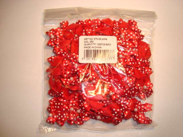 100 polka dot / spot bows with one pearl 9.5mm ribbon