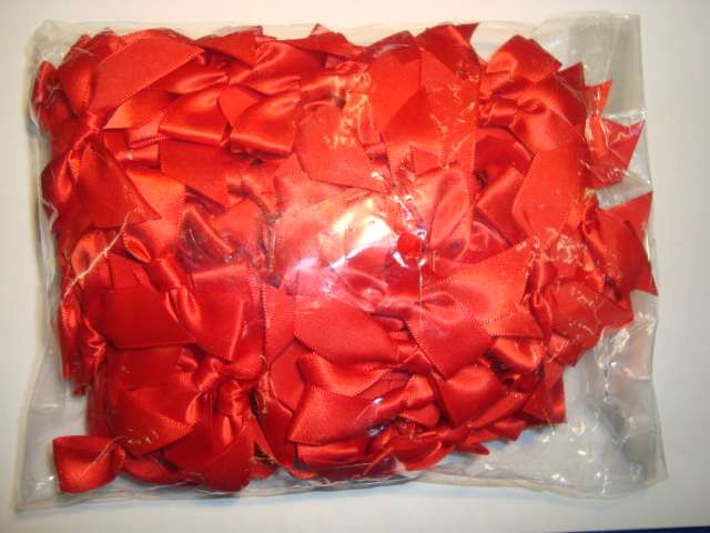 100 satin ribbon bows made with 15mm ribbon
