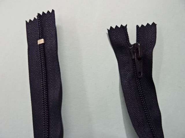 10 navy thick teeth closed end zips size 30cm / 12 inch clearance