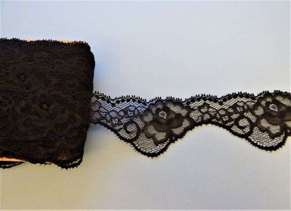 20 metres of rose design black lace 60mm clearance