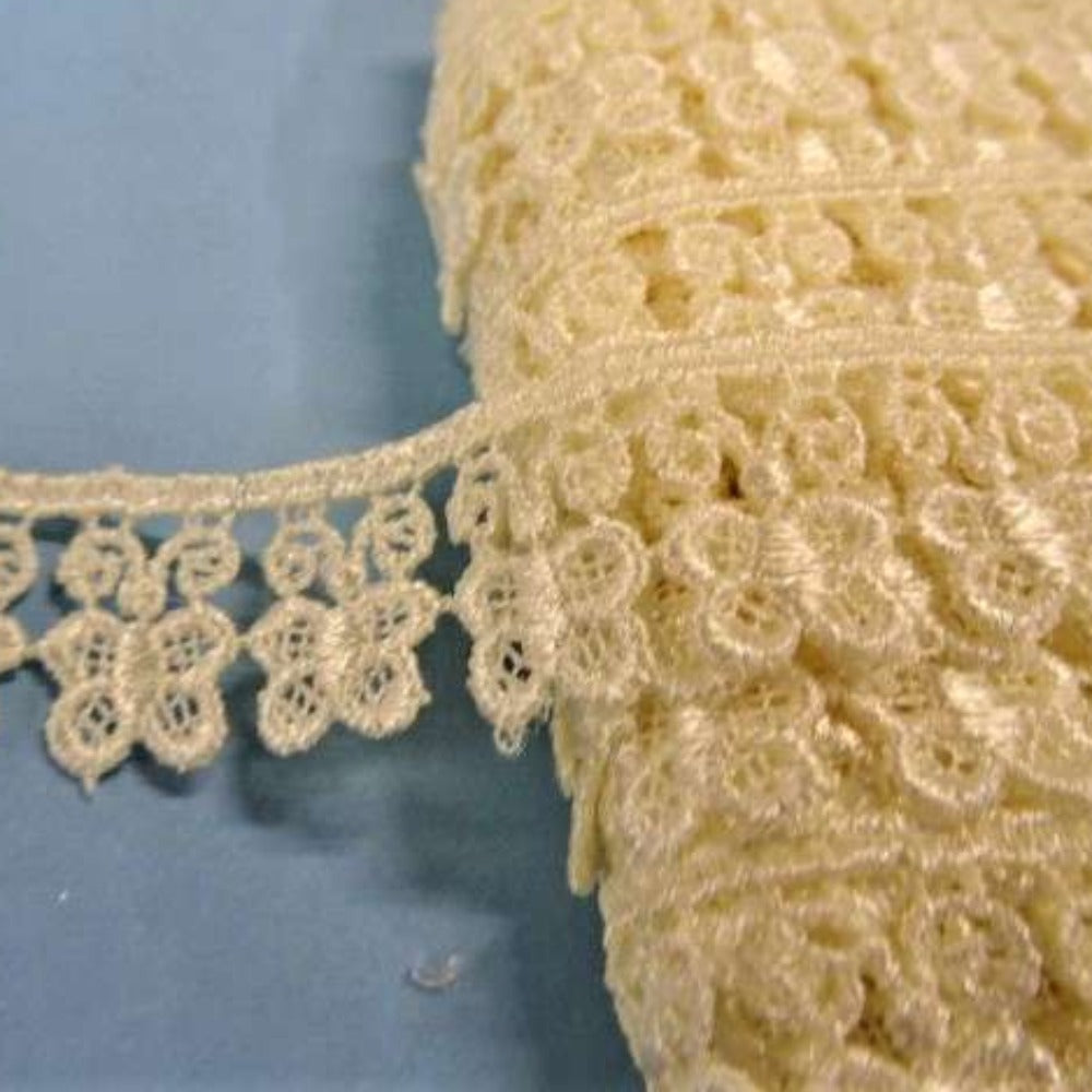 27.4 metres of CREAM Guipure lace BUTTERFLY DESIGN 20mm wide RQ289
