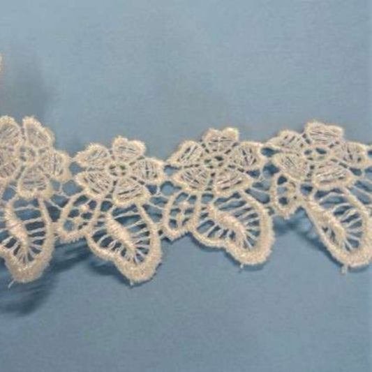 13.7 metres of WHITE Guipure lace FLOWER WITH LEAVES DESIGN 40mm wide design