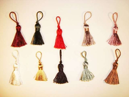 10 mini tassels Fawn colour with loop size 25mm