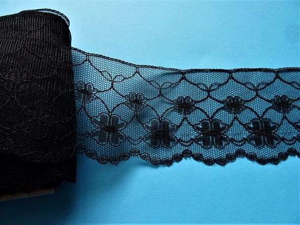 20 metres of black floral design lace 70mm wide clearance