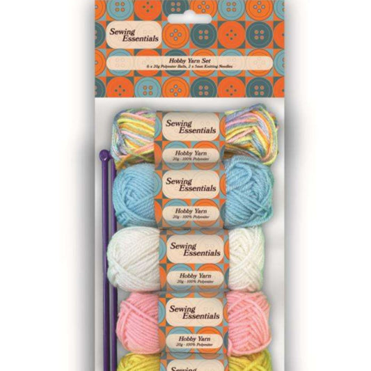 Card of Hobby yarn / Knitting set with 6 x 20 grams of yarn and a pair of 24cm knitting needles
