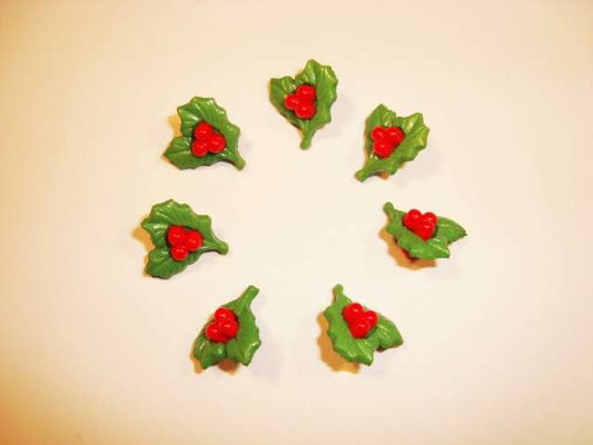 100 Holly shape Christmas buttons 15mm